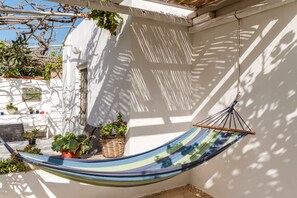 Terrace/patio - Holiday Home 'Anastasia's house Ysterni' with Shared Garden & Wi-Fi (?a???)