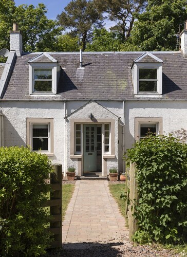 PIRNIE COTTAGE -  a charming four bedroom cottage ideal for families