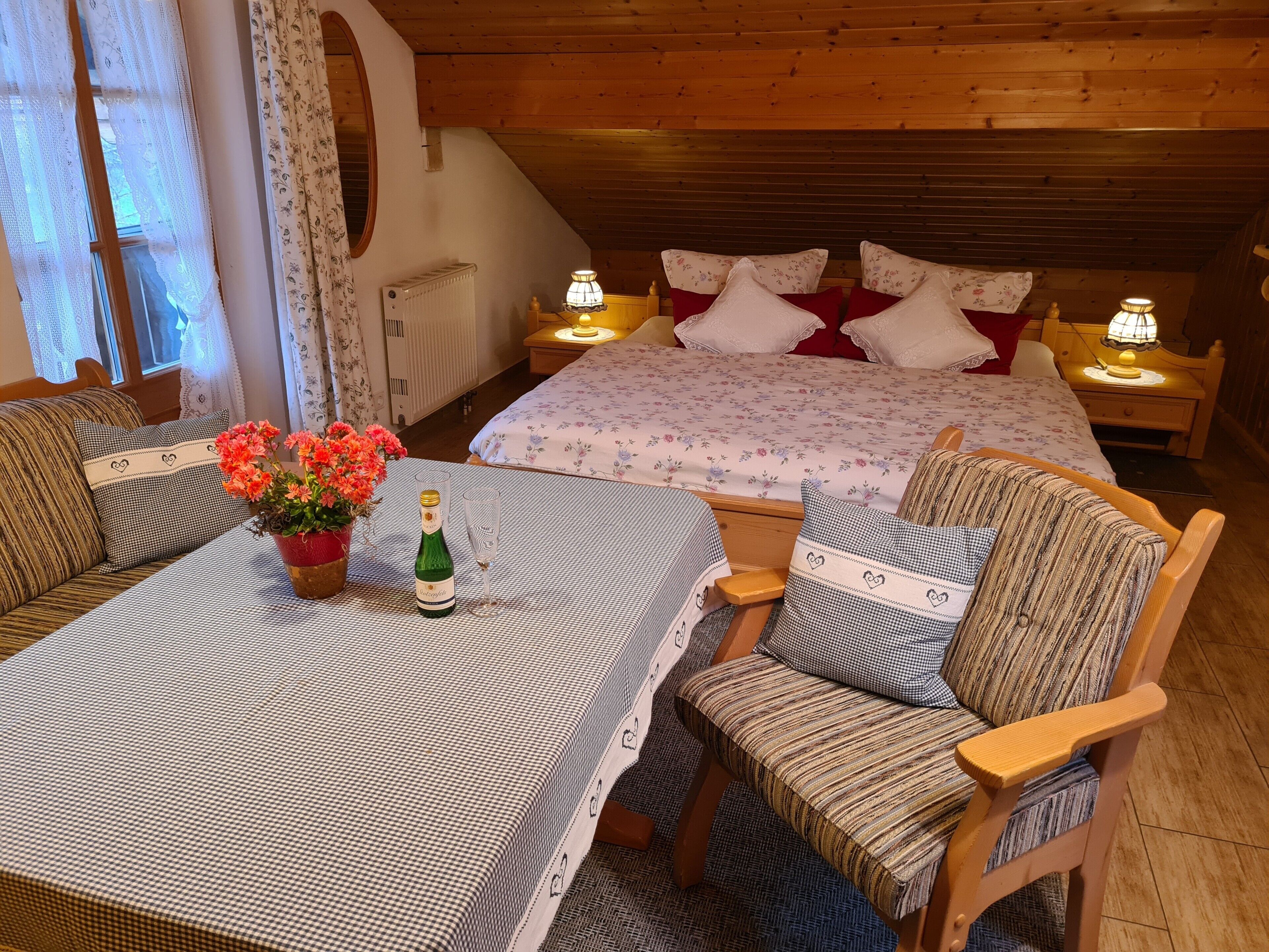 1 quarto, Wi-Fi de cortesia, roupa de cama