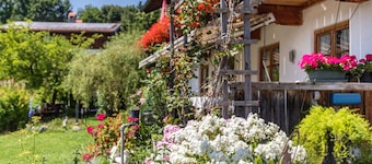 Apartment 'Kuckucksnest' with Mountain View, Balcony and Wi-Fi