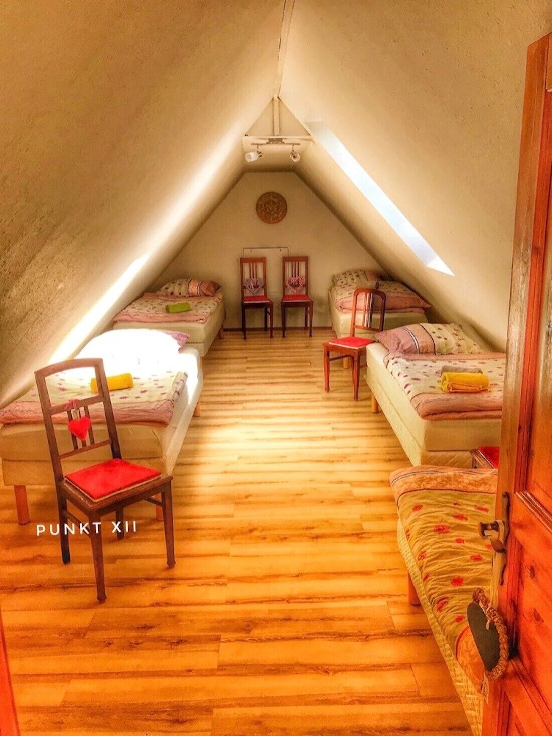 4 bedrooms, free WiFi, bed sheets