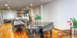 Dining - Holiday Apartment 3 with Garden and Wi-Fi (Burghaslach)