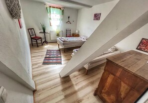 4 bedrooms, free WiFi