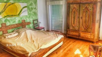 4 bedrooms, free WiFi, bed sheets