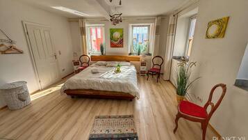 7 habitaciones, tabla de planchar con plancha y wifi gratis