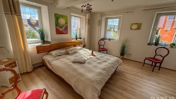 7 slaapkamers, een strijkplank/strijkijzer, gratis wifi, beddengoed