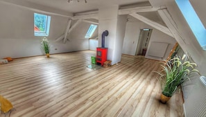 Fitness facility - Holiday Apartment No. 8 with Shared Garden and Wi-Fi (Burghaslach)