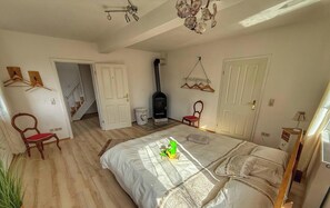 7 habitaciones, escritorio, tabla de planchar con plancha y wifi gratis 
