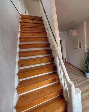 Interior - Holiday Apartment No. 8 with Shared Garden and Wi-Fi (Burghaslach)