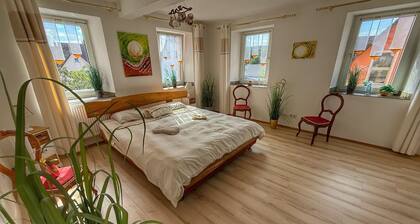 Holiday Apartment No. 8 with Shared Garden and Wi-Fi