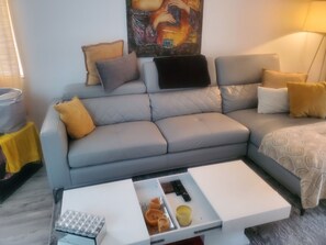Living area - Chic Upscale duplex in the heart of the city (Orlando)