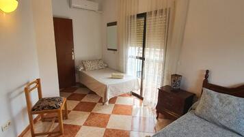 6 habitaciones, tabla de planchar con plancha y wifi gratis