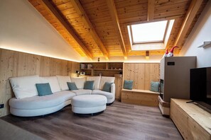 TV, stereo - Appartamento Bucaneve with Lake View, Balcony & Wi-Fi (Predazzo)