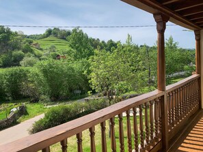 Property grounds - Impeccable 3-Bed House in Cangas de Onis (Cangas de Onis)