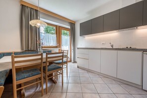 Dining - Apartment 'Sonne Nr. 16' with Mountain View, Garden & Wi-Fi (VALLE AURINA)