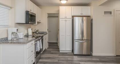 Cheerful 1-Bedroom with free parking