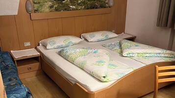 2 habitaciones, wifi gratis y ropa de cama