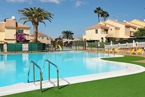 Pool - Holiday Villa 'Bungalow Sonemar Sunshine' with Sea View & Shared Pool (Maspalomas)