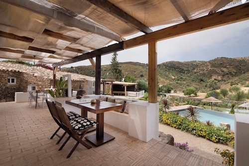 Holiday Home 'Silêncio' with Mountain View, Wi-Fi and Air Conditioning