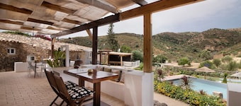Holiday Home 'Silêncio' with Mountain View, Wi-Fi and Air Conditioning