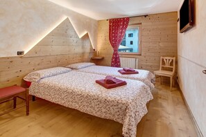 2 bedrooms, free WiFi, bed sheets - Holiday Apartment 'Baita Dei Ski App 2' near Slopes with Terrace & Wi-Fi (livigno)