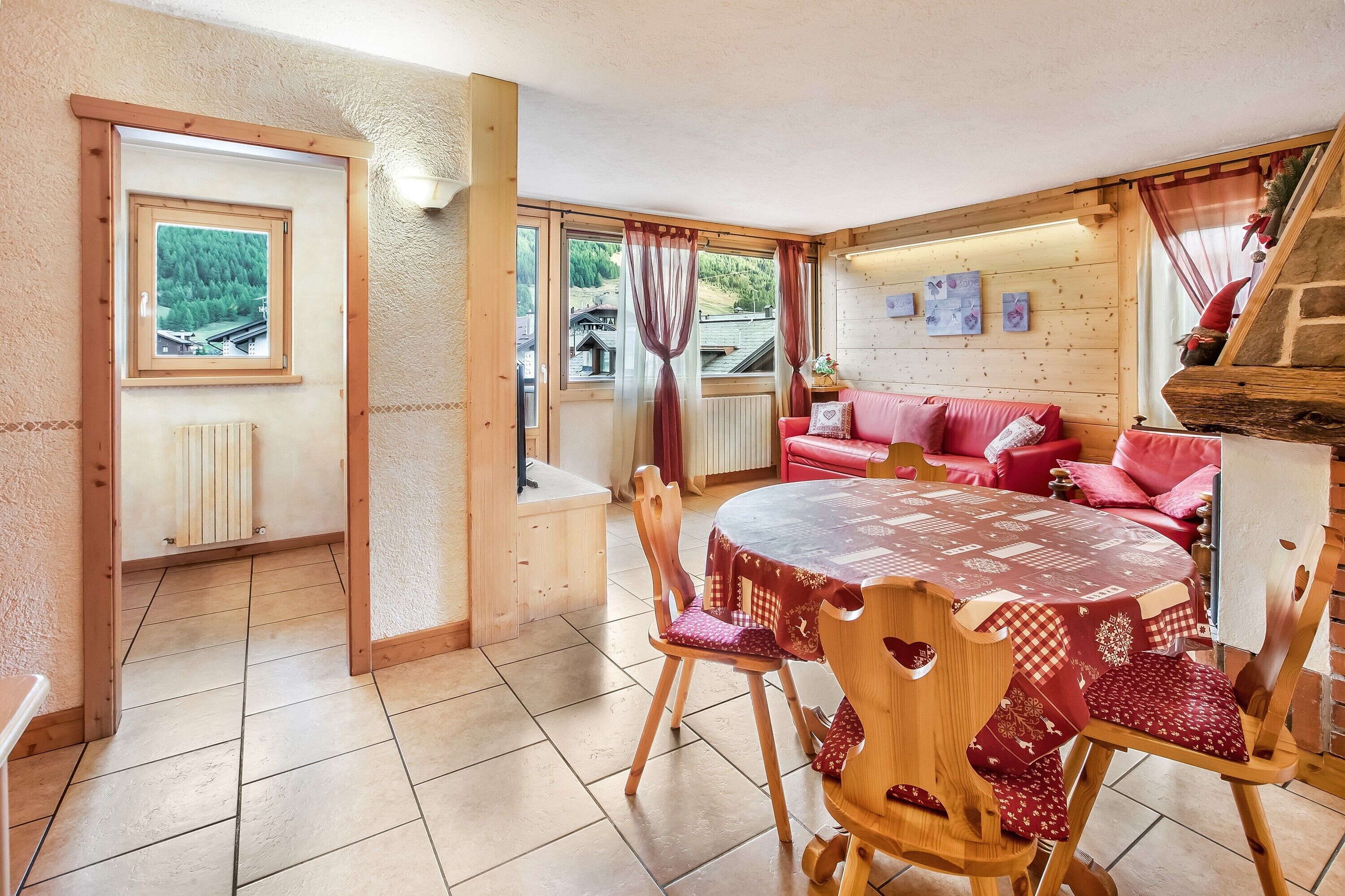 Televisión y chimenea 