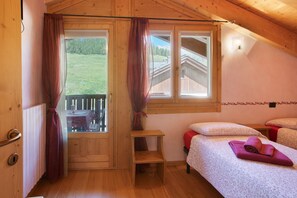 2 bedrooms, free WiFi, bed sheets - Holiday Apartment 'Baita Dei Ski App 6' near Slopes with 2 Balconies & Wi-Fi (livigno)