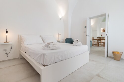 Holiday Home L'Angolo di Giadia with Pool, Terrace & Wi-Fi