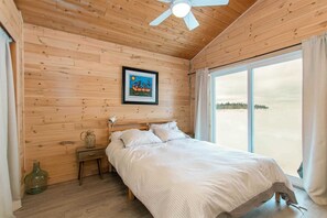 3 bedrooms, desk, free WiFi, bed sheets - Heaven on Earth (Tobermory)