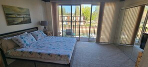 3 chambres, bureau, fer et planche à repasser, Wi-Fi gratuit
