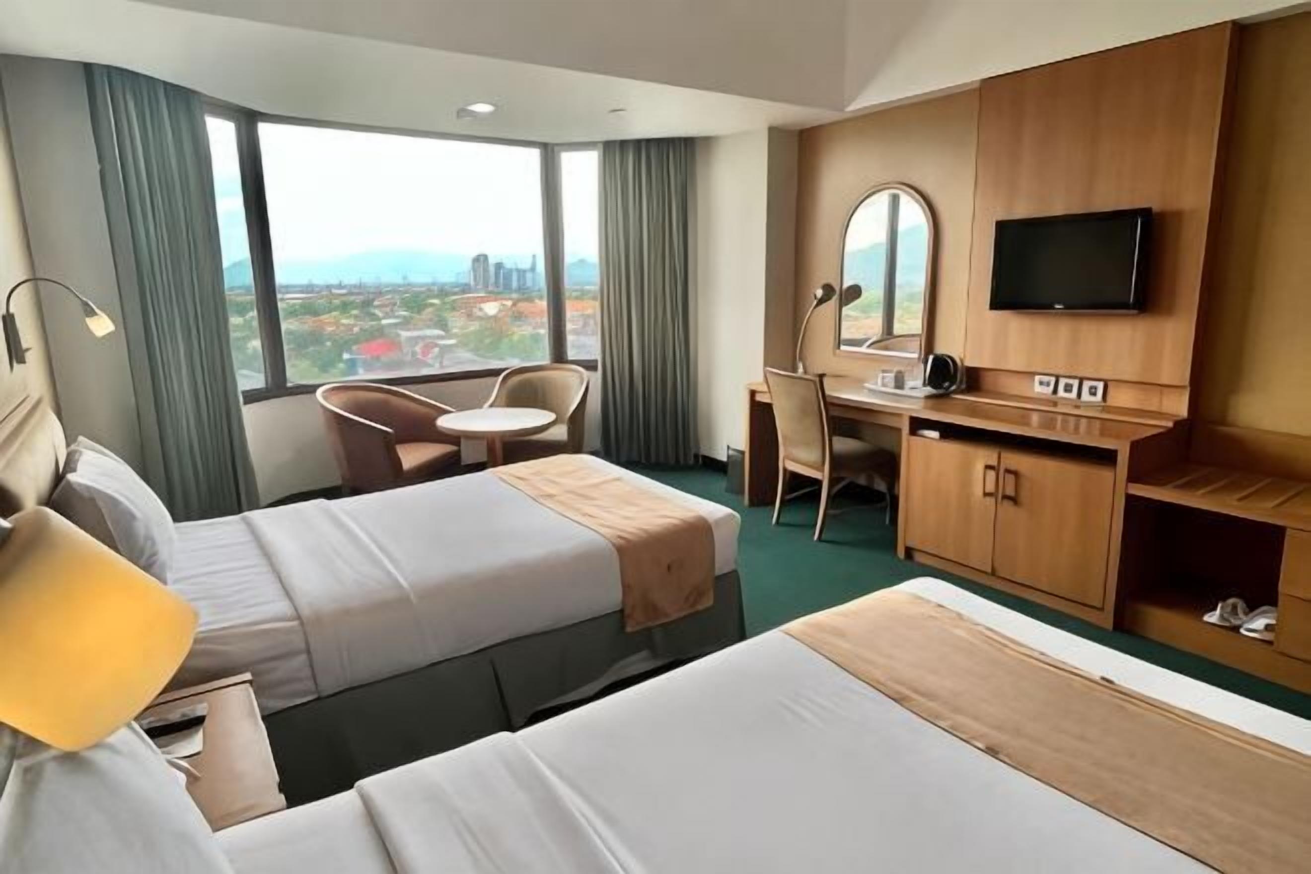 Desk, laptop workspace, free WiFi, bed sheets