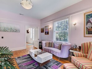 Flat-screen TV, fireplace