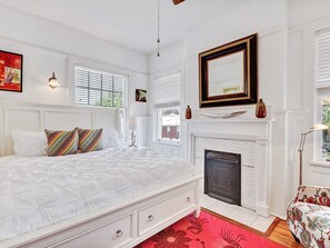 2 chambres, fer et planche à repasser, Wi-Fi, draps fournis