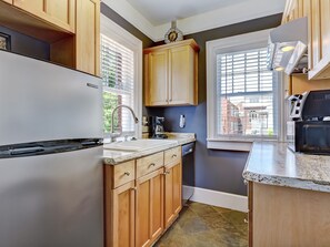 Fridge, microwave, dishwasher, coffee/tea maker