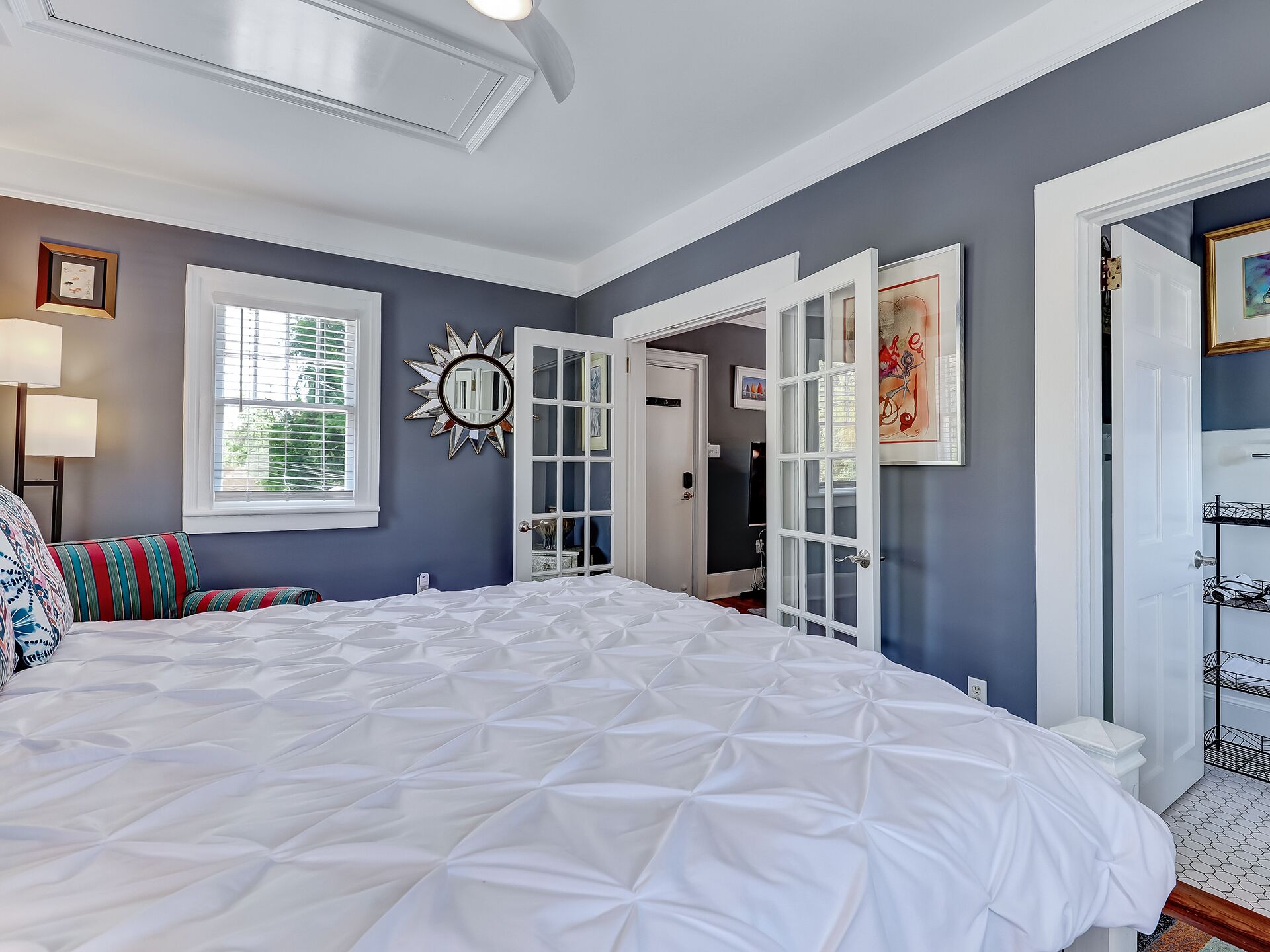 9 bedrooms, iron/ironing board, WiFi, bed sheets