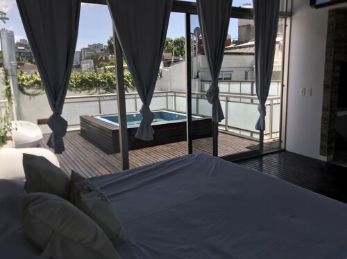 Amazing house great terrace and Jacuzzi / breakfast