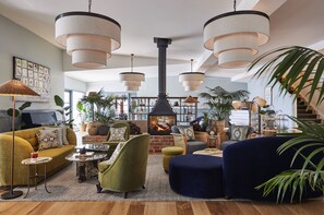 2 ห้องอาหาร, บริการอาหารเช้า