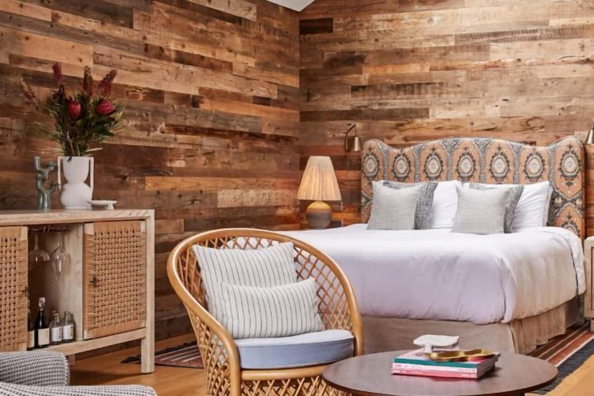 Ropa de cama de alta calidad y minibar (con algunos artículos gratuitos)