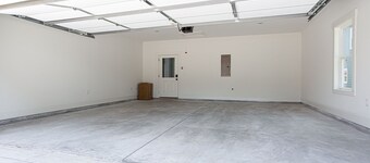 New Stylish and Cozy Normaltown Home - Book Today