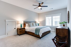 4 Schlafzimmer, Bügeleisen/Bügelbrett, kostenloses WLAN, Bettwäsche