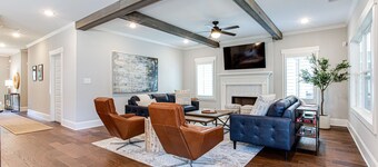 New Stylish and Cozy Normaltown Home - Book Today