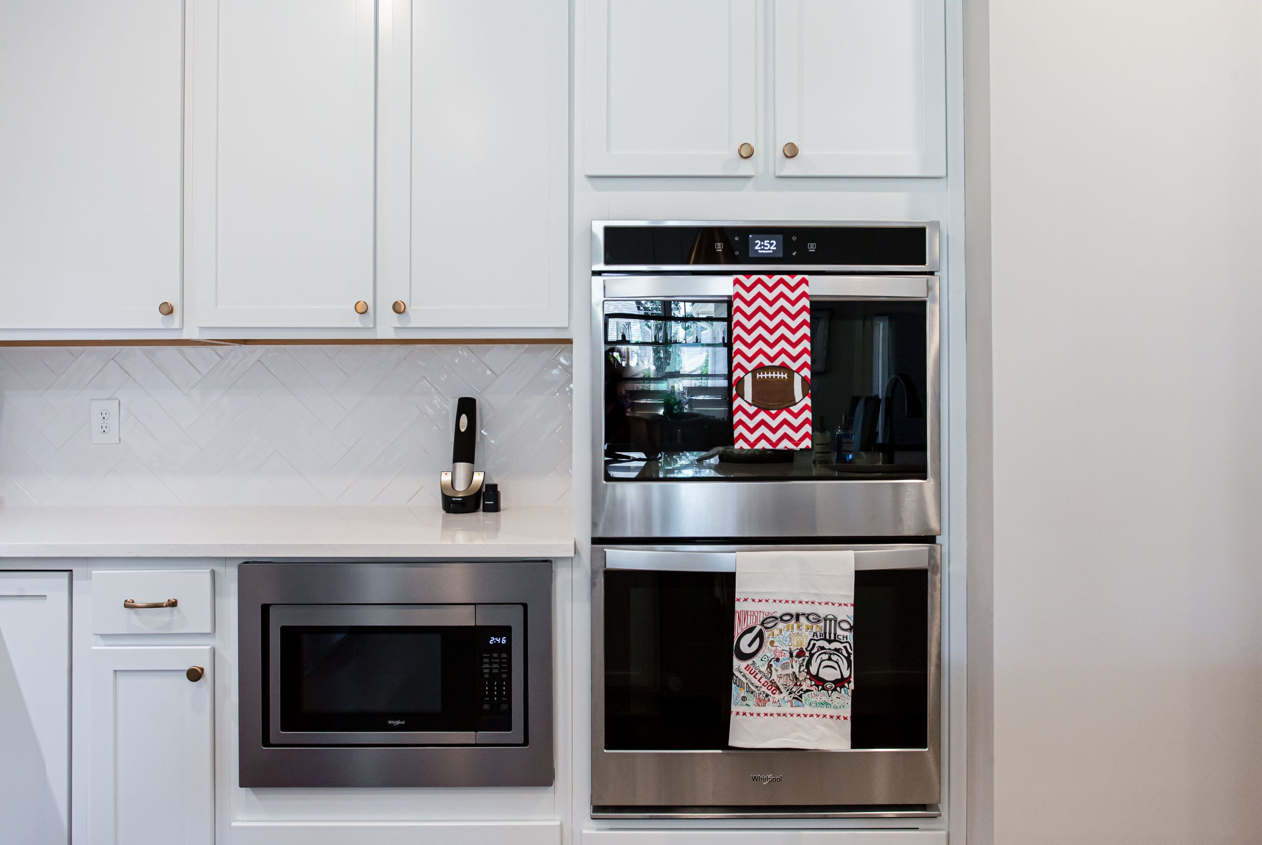 冰箱、微波炉、烤箱、炉灶