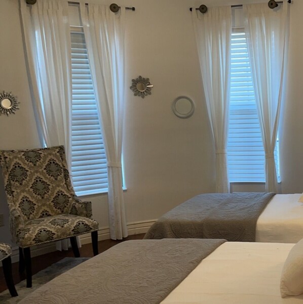 2 chambres, fer et planche à repasser, Wi-Fi gratuit, draps fournis