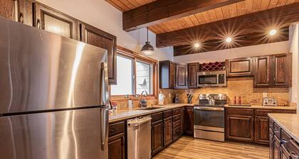 Private Sauna/Game Room-Walk to Mtn/Spacious TH w/3 enSuites + Pool-W/D in Unit-2 Car Garage-Dogs OK