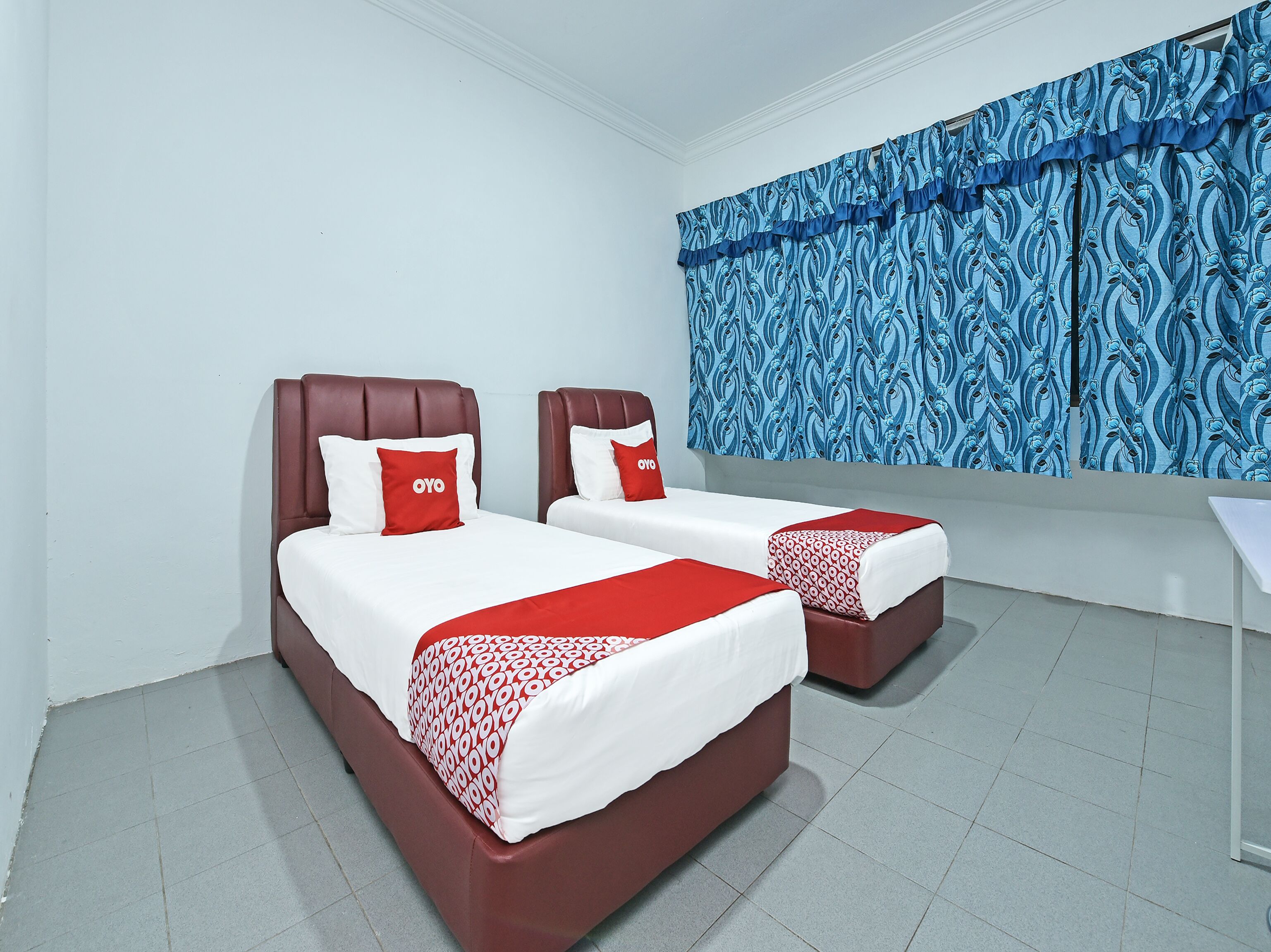 Free WiFi, bed sheets