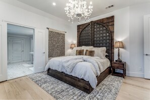 3 habitaciones, escritorio, tabla de planchar con plancha y wifi gratis