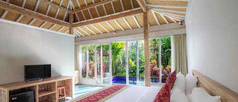 In-room safe, desk, free WiFi, bed sheets