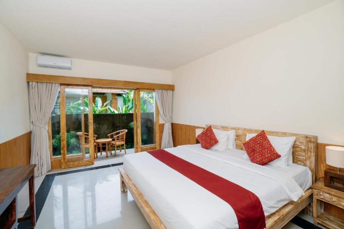 Deluxe Double Room | In-room safe, desk, WiFi (free), bed sheets