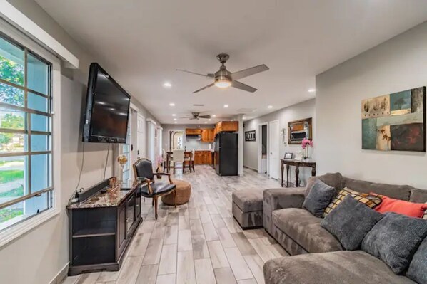 Smart-TV, Stereoanlage