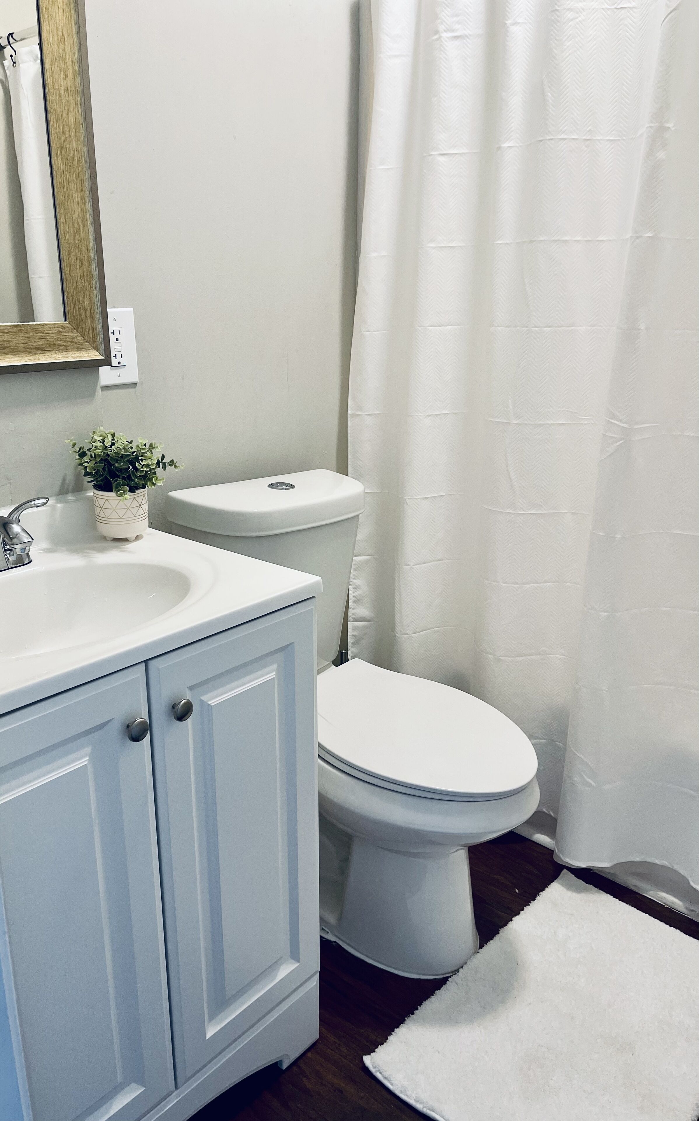 Ensemble douche/baignoire, sèche-cheveux, serviettes fournies, savon
